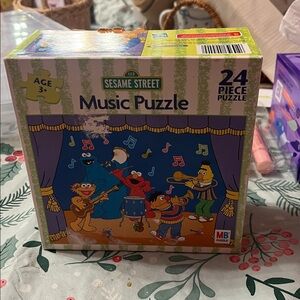 Vintage 2003 Milton Bradley Sesame Street Music 24 Piece Puzzle